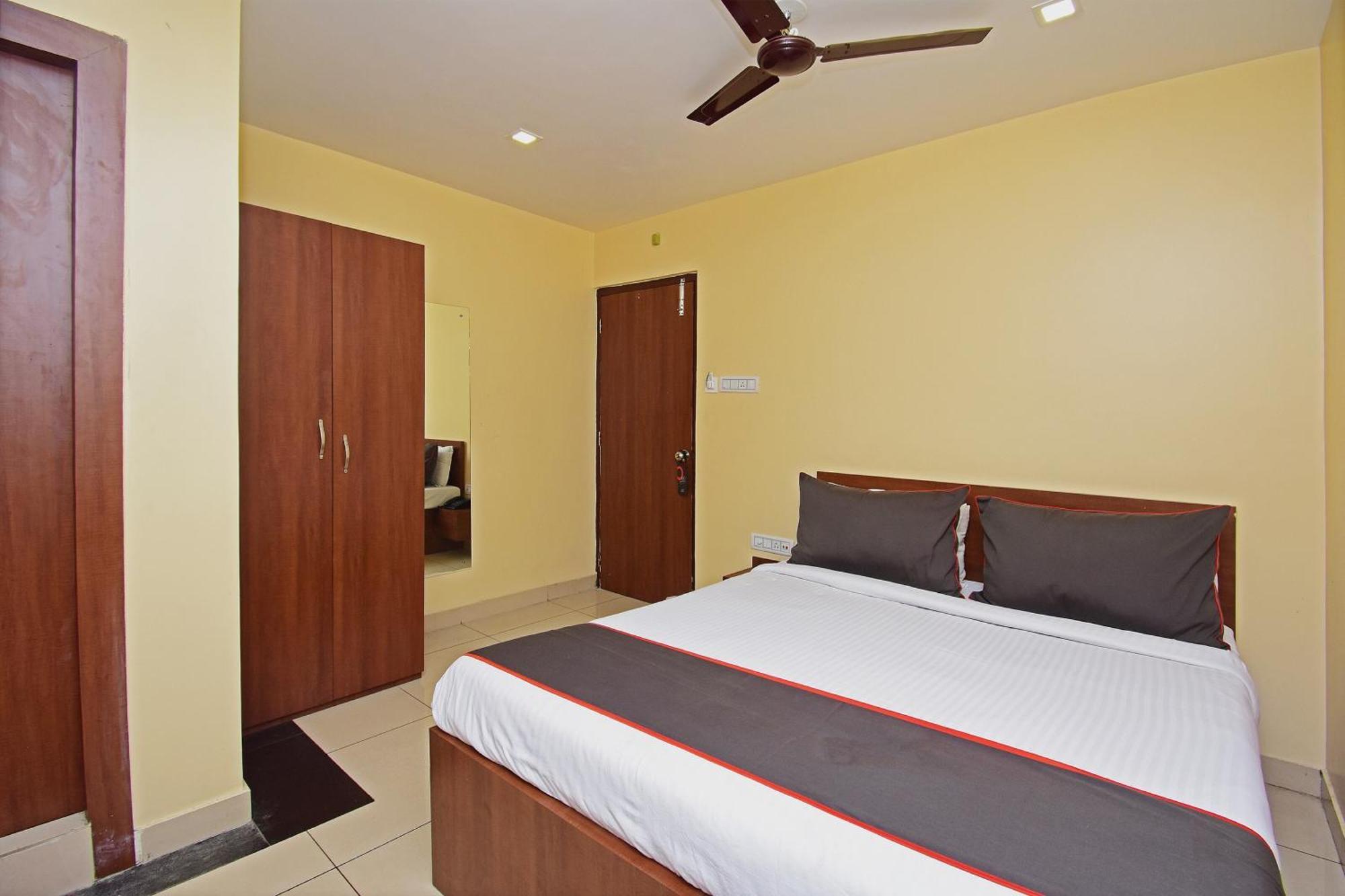 Super Collection O Gokul Residency Near Emami City Dumdum Opposite Raja Palace Hotell Dum Dum Eksteriør bilde