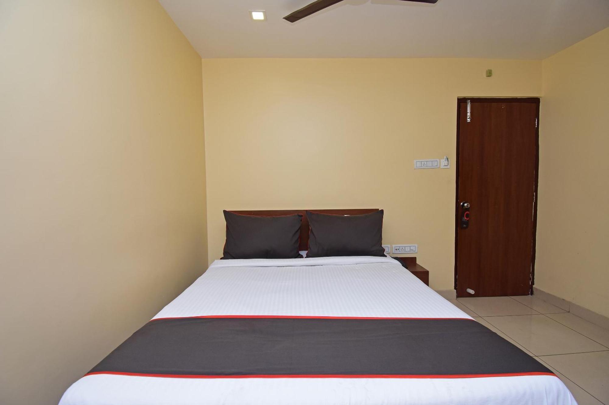 Super Collection O Gokul Residency Near Emami City Dumdum Opposite Raja Palace Hotell Dum Dum Eksteriør bilde